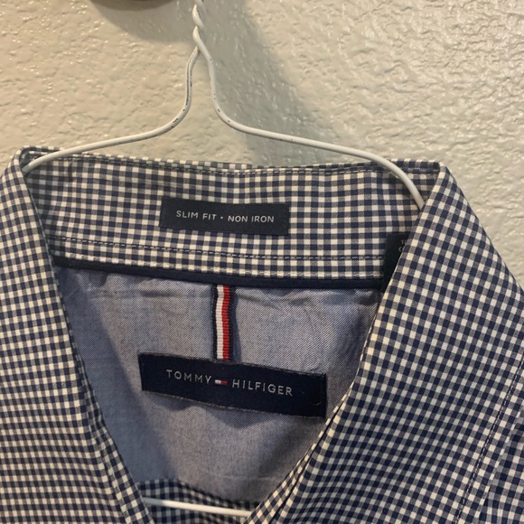 Button down - Picture 2 of 4